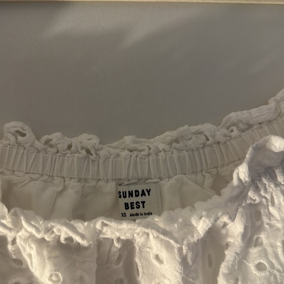 Cropped Lace Top - Picture 3 of 4